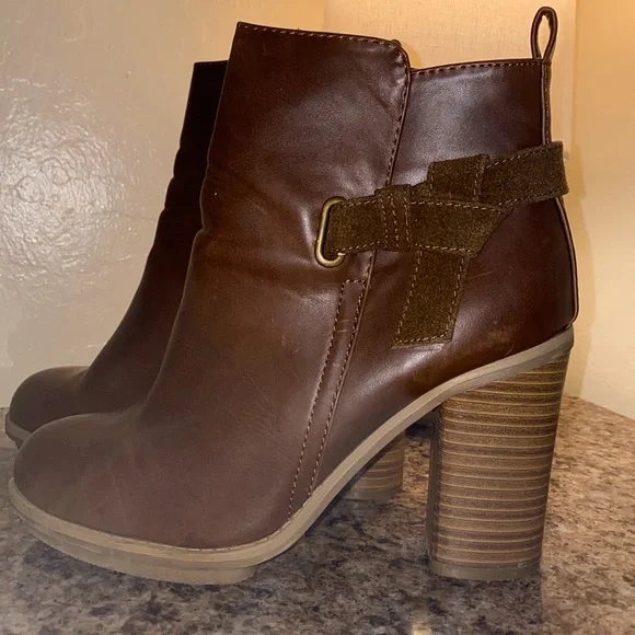 Boots - Picture 1 of 2